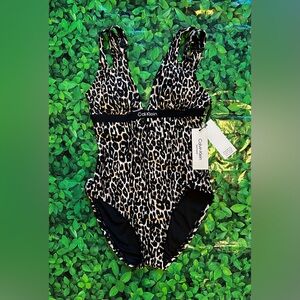 Gorgeous one piece swimsuit. Calvin Klein brand. Size XS.